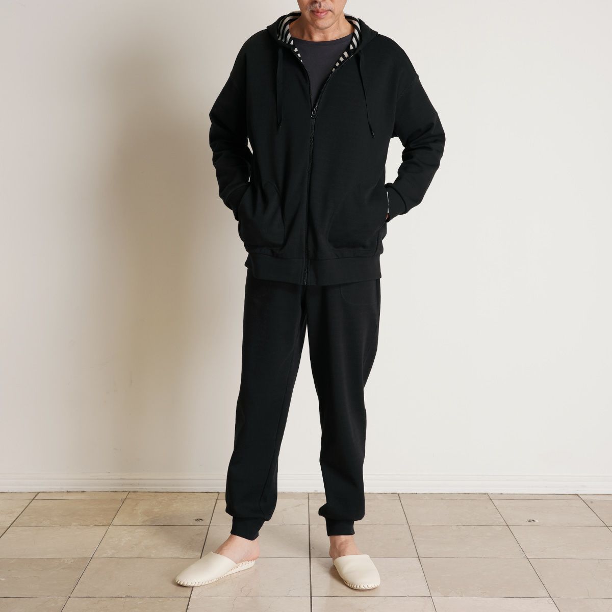 【アミティエ】ダンボールニットベスト L バラ 大人っぽ 上品 体型カバー 黒 アミティエ】ダンボールニットベスト L バラ 大人っぽ 上品 体型カバー 黒