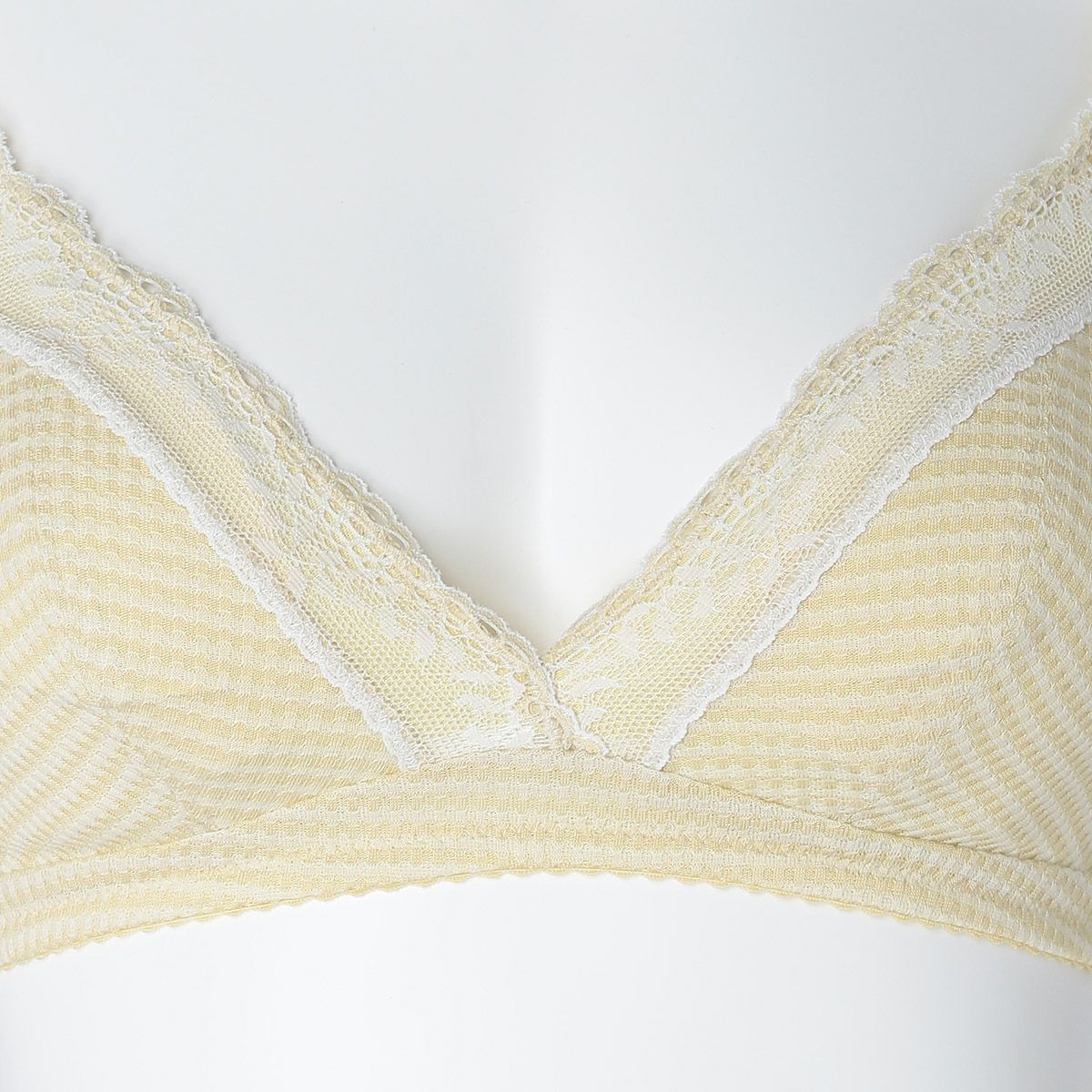 シアーフライスボーダー[フックアイソフトブラジャー(ノンワイヤー