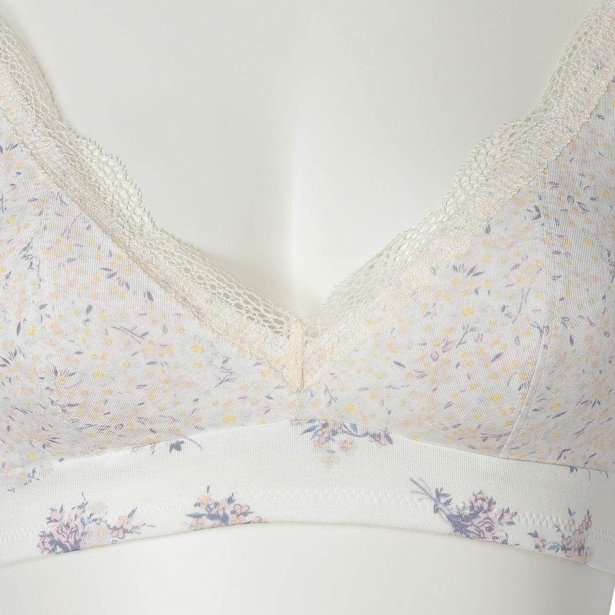 26ブリティッシュブーケ[フックアイソフトブラジャー(ノンワイヤー